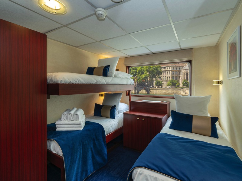 Main Deck 3 Beds CAT. C